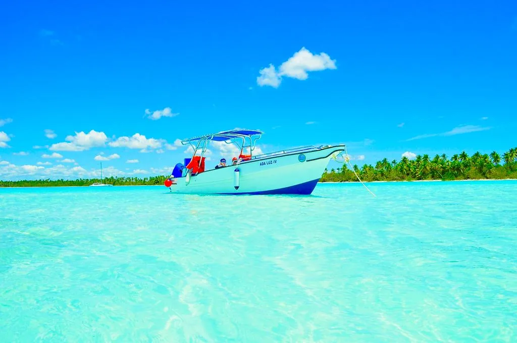 Speed Boat Moises in Saona waters